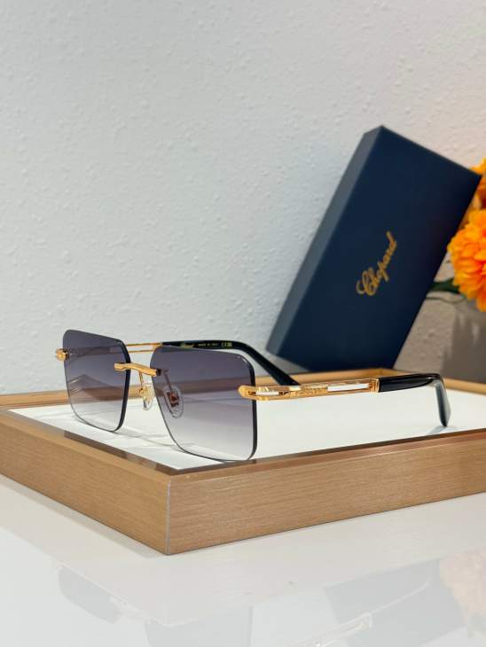 Picture of Chopard Sunglasses _SKUfw80535368fw